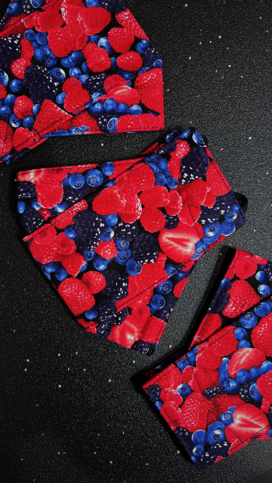 (Berries 01) Origami Cloth Mask